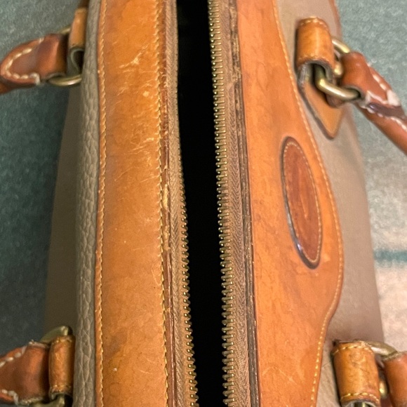 Vintage Dooney and Bourke purse - Picture 7 of 9